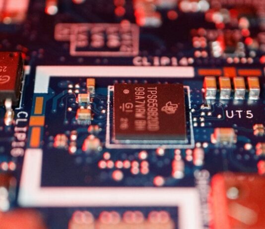 Why China’s SMIC is Ramping Up Production of Decade-Old 28nm Chips China
